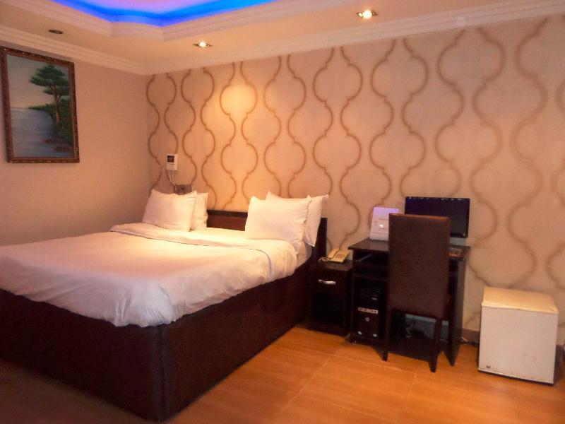 Dv8 Hotel 拉各斯 外观 照片